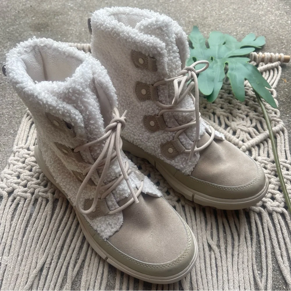 Sorel Explorer II Joan Cozy Winter Boots Women’s Size 9